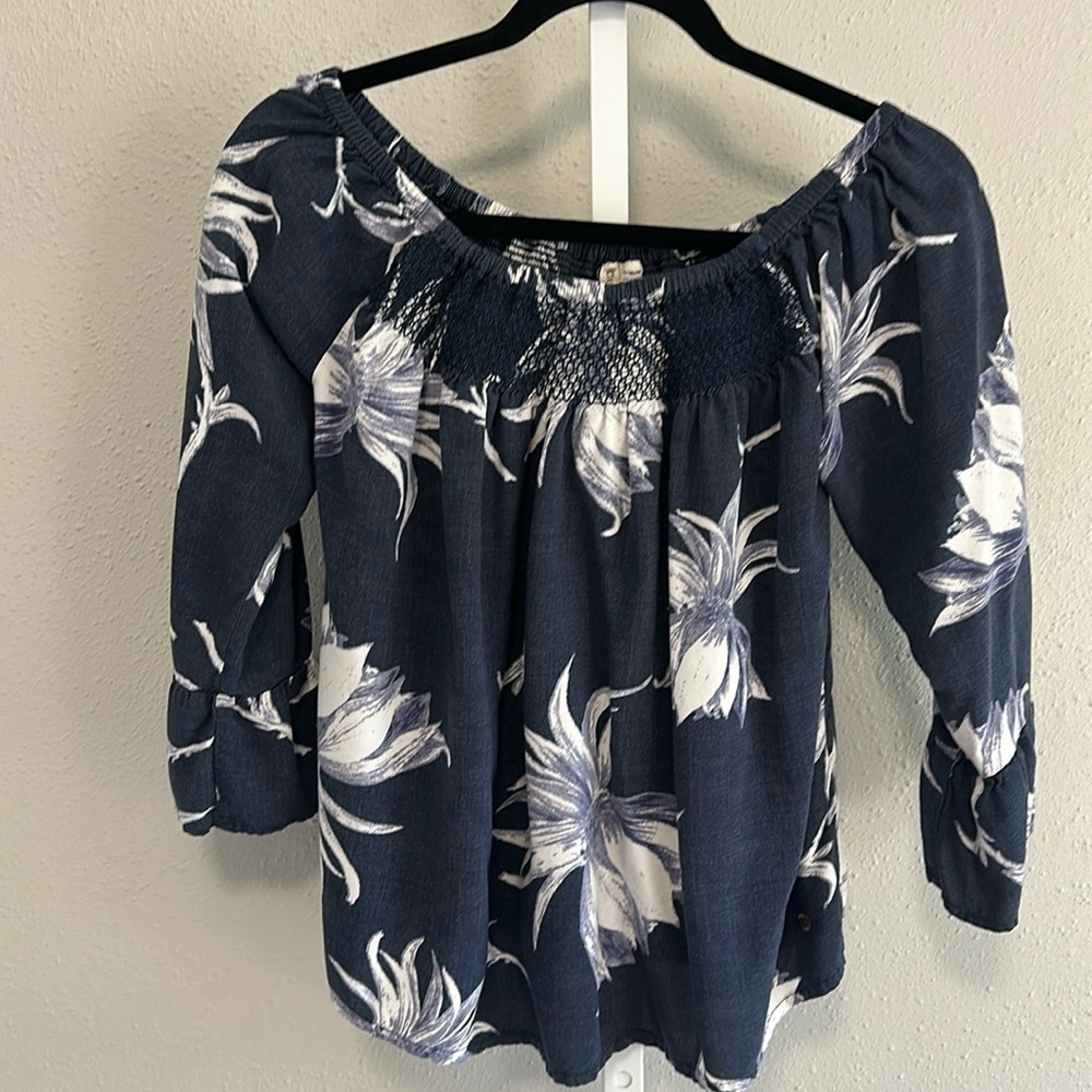 Roxy medium floral print 3/4 sleeve crop blouse